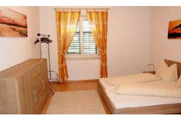 Italy Privát Lana, Exterior